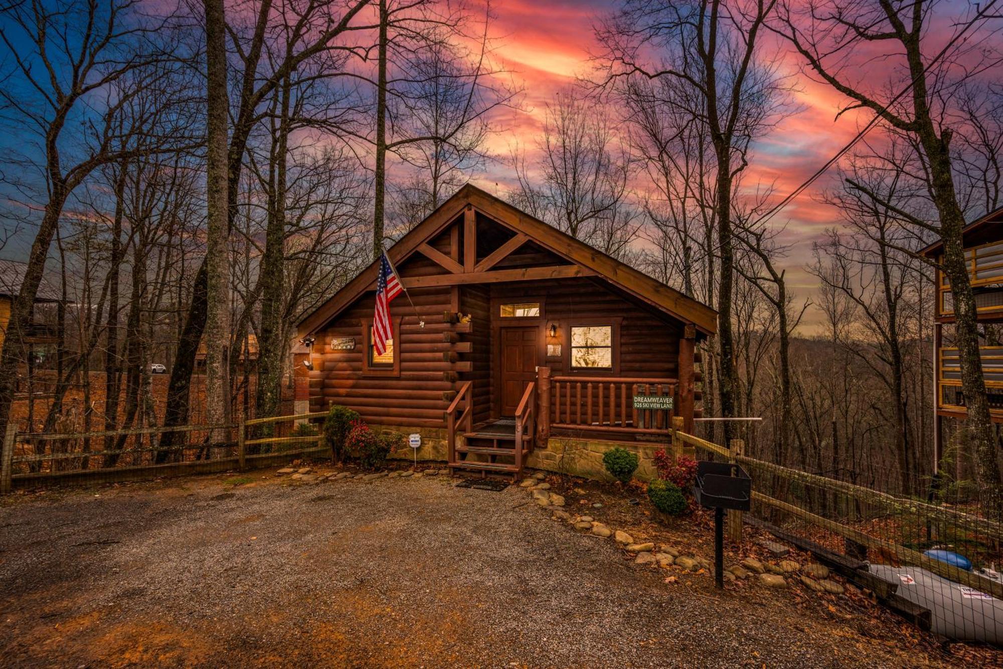 Log Cabin, Hot Tub, Fireplace, Pool Table & Views! Sevierville Eksteriør bilde