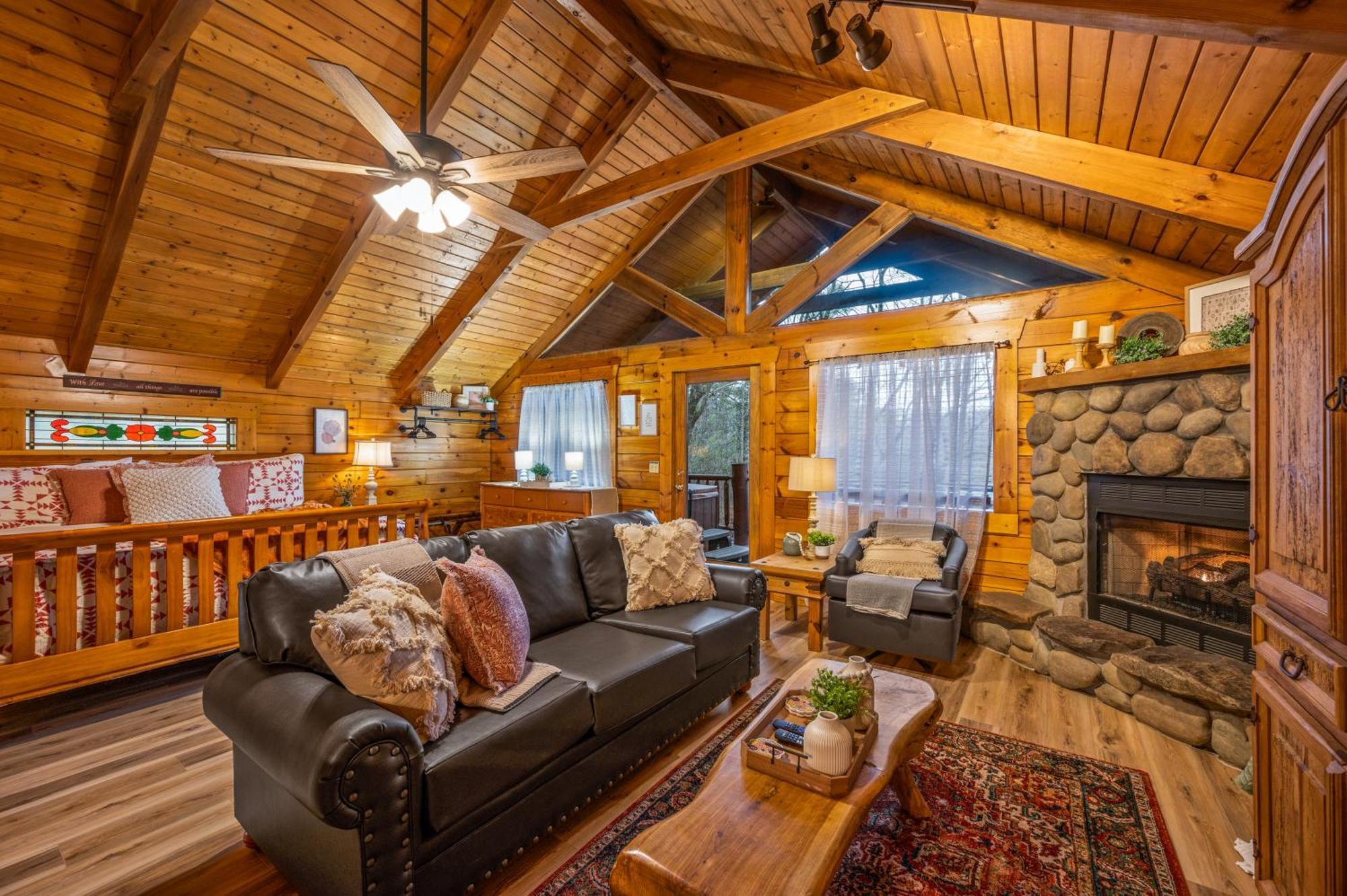 Log Cabin, Hot Tub, Fireplace, Pool Table & Views! Sevierville Eksteriør bilde