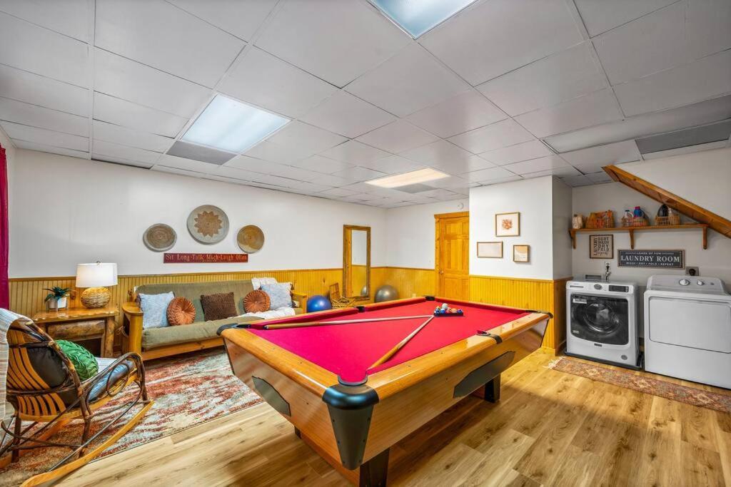 Log Cabin, Hot Tub, Fireplace, Pool Table & Views! Sevierville Eksteriør bilde