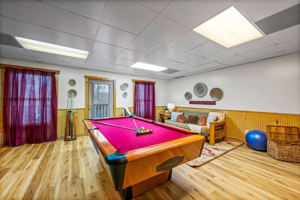Log Cabin, Hot Tub, Fireplace, Pool Table & Views! Sevierville Eksteriør bilde