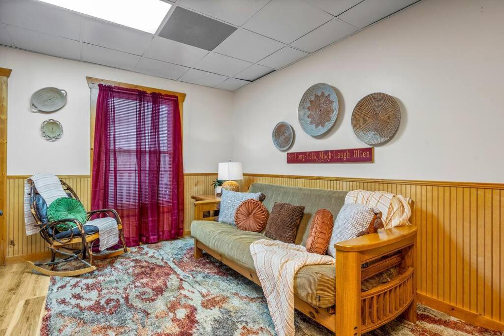 Log Cabin, Hot Tub, Fireplace, Pool Table & Views! Sevierville Eksteriør bilde